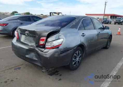 2010 Toyota Camry Le z USA, uszkodzony, nr VIN 4T4BF3EK8AR026506